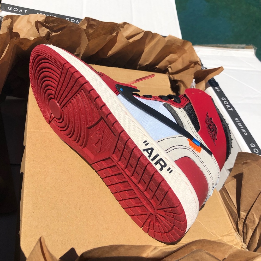 Off-White “ Chicago “ Air Jordan 1 - Picture 4 of 8